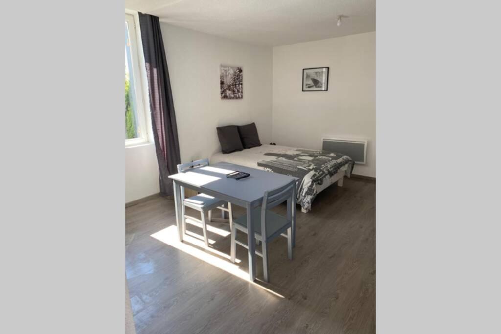 Appartement La Bâtisse de Chabot N°3 à Montluçon Extérieur photo